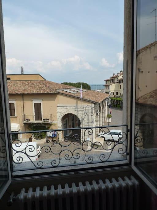 Appartamento Palazzo Del Provveditore Vista Lago Desenzano del Garda Buitenkant foto